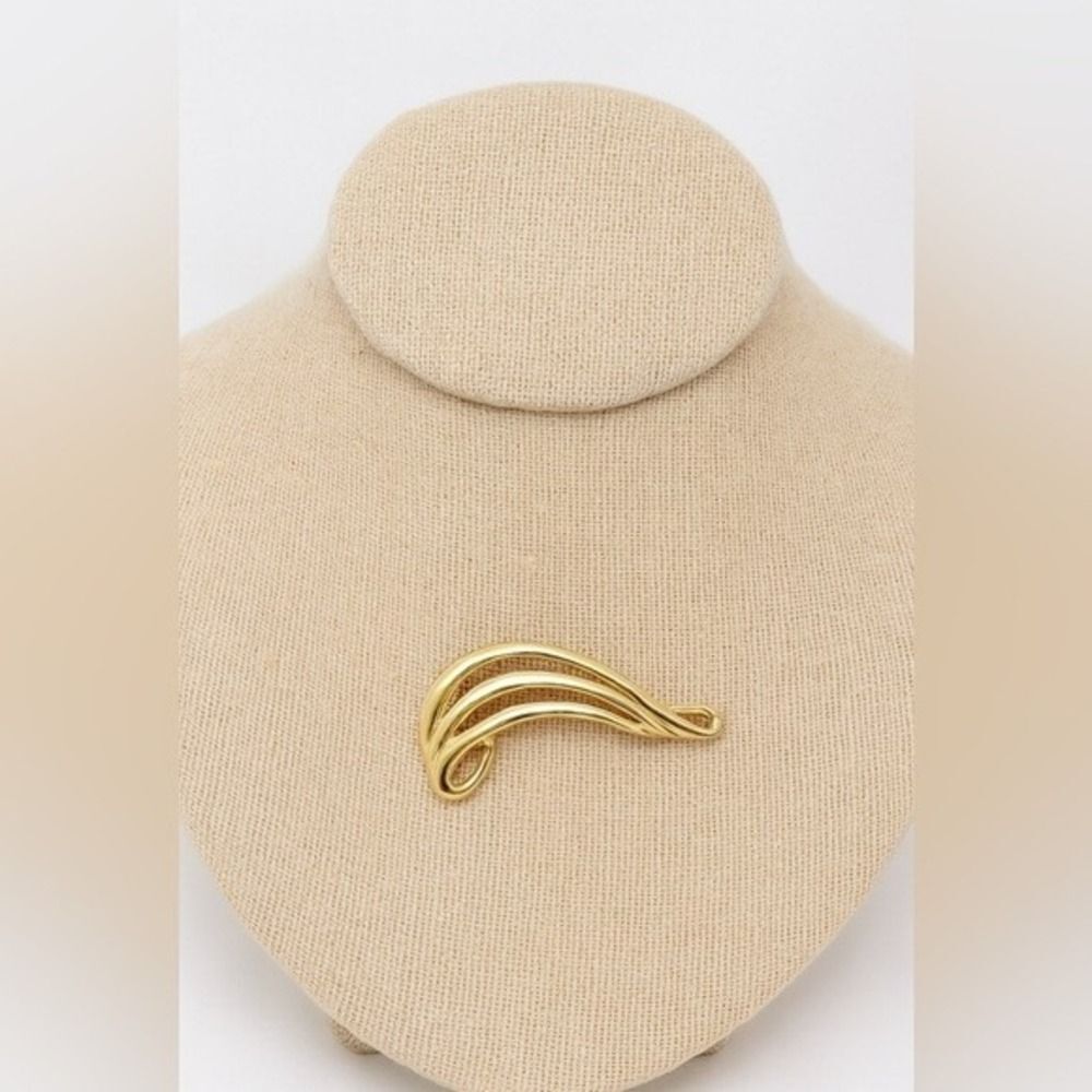 80's Vintage Women's Gold Toned Swirly Musical Note Brooch Pin Elegant Academia